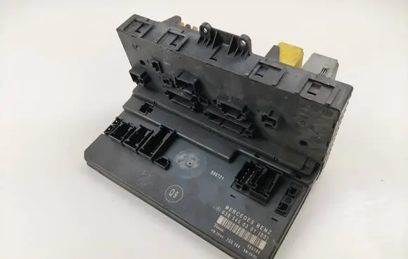 Mercedes-Benz Vito Viano W639 SAM control unit 6395450301