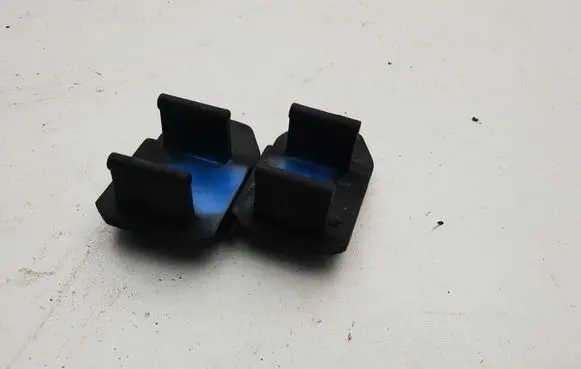 BMW 5 E39 Radiator mount bracket