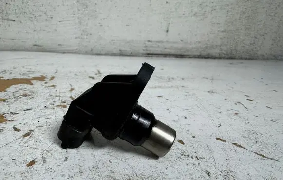 Volvo S60 Camshaft position sensor 8631533