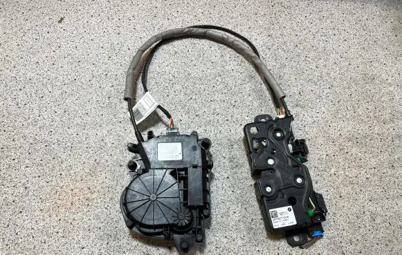 BMW 5 G30 G31 Tailgate/trunk/boot lock/catch/latch 7357112