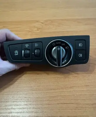 Hyundai i40 Light switch 933003Z970 39R1051000 1307160035