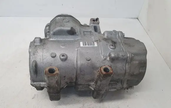 Toyota RAV 4 (XA40) Air conditioning (A/C) compressor (pump) 0422000533