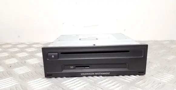 Volkswagen Golf VII Radio/CD/DVD/GPS head unit 5G0035820A