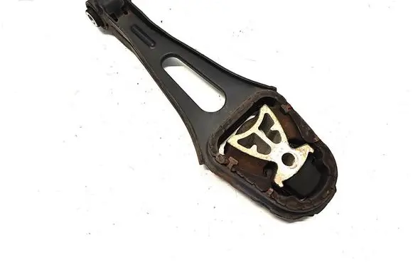Ford Transit Custom Engine mount bracket
