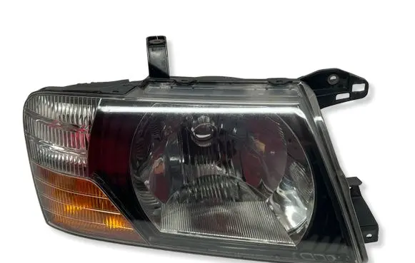 Mitsubishi Pajero Headlight/headlamp 10087420A