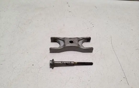 Audi Q3 8U Fuel Injector clamp holder 03L216A
