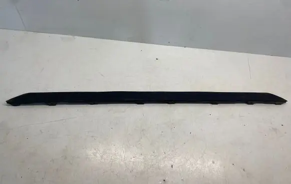 Front bumper lip