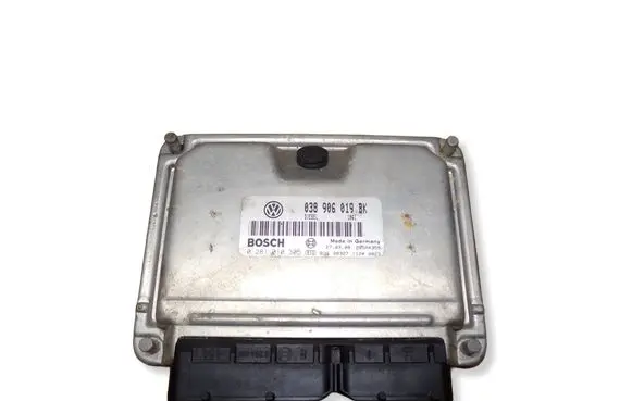 Volkswagen PASSAT B5 Engine control unit/module 0281010305