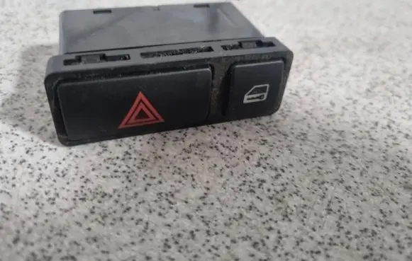 BMW 3 E46 Hazard light switch 8368920