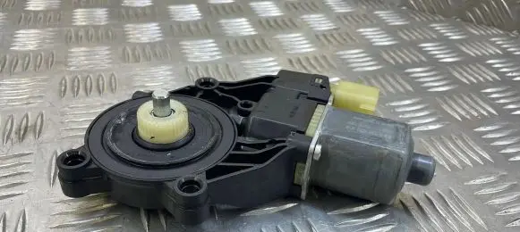 Ford Fiesta Front door window regulator motor 8A6114553B FC8232 C7Y2A