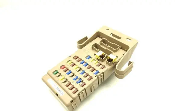 Subaru Legacy Fuse module 82201AJ000