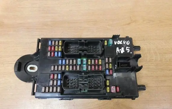 Volvo XC90 Fuse box set 32209198 31682732