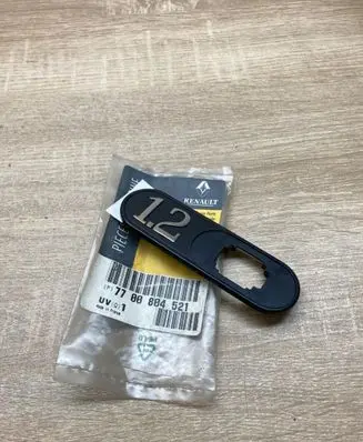 Renault Clio I Manufacturer badge logo/emblem 7700804521