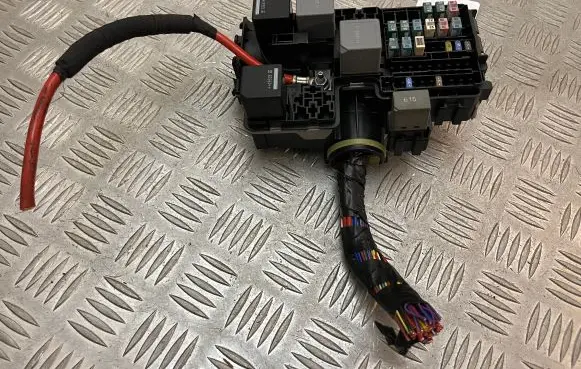 Volvo XC90 Fuse module 31384034