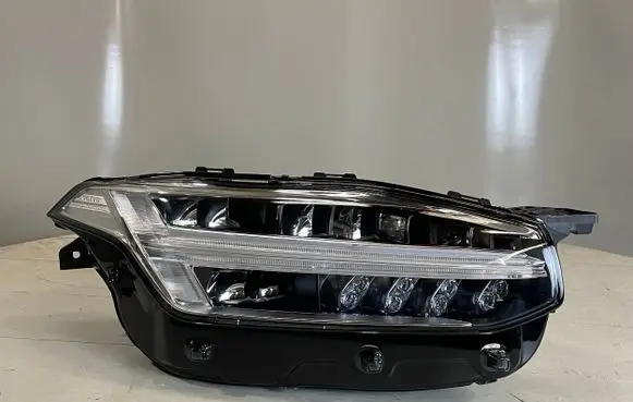 Volvo XC90 Headlight/headlamp 31655703
