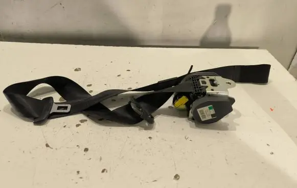 Audi A3 S3 8P Front seatbelt 8P3857706B 23082004 601403000C