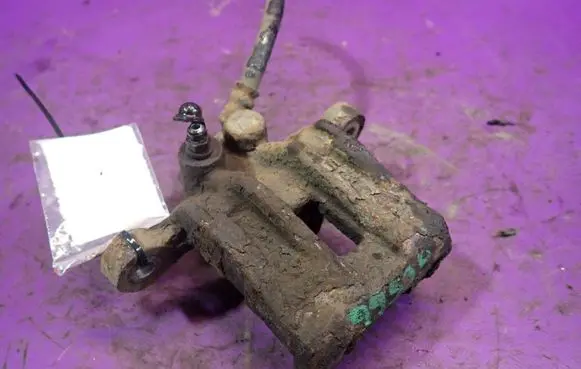 Hyundai i30 Rear brake caliper