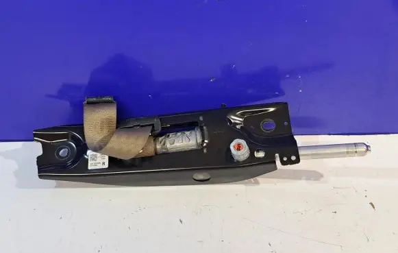 Volvo V70 Front seatbelt 39818797 624132333A