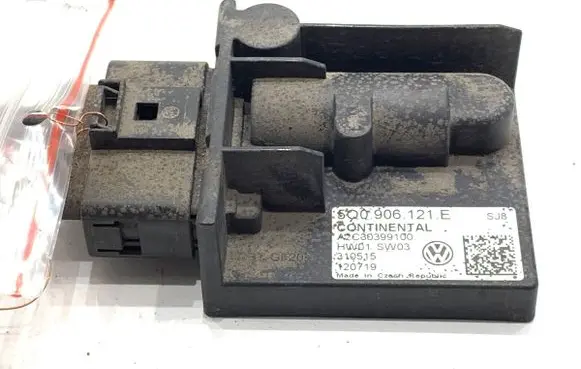 Volkswagen Golf VII Other control units/modules 5Q0906121E