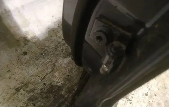 Skoda Superb B6 (3T) Rear door lower hinge 