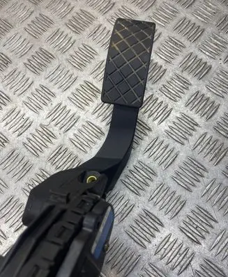 Audi A6 S6 C5 4B Accelerator throttle pedal 6PV00777006 8D1723523G