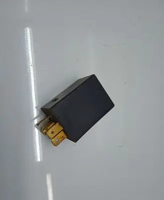 Volkswagen Golf III Window wiper relay 431955531