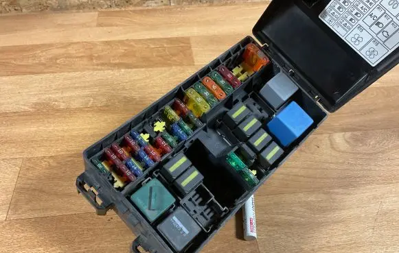 Ford Focus Fuse box set 98AG14A142AD