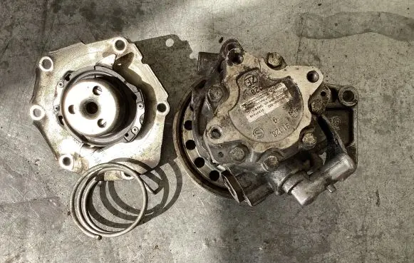 Volvo XC90 Power steering pump 31201648 7692974131
