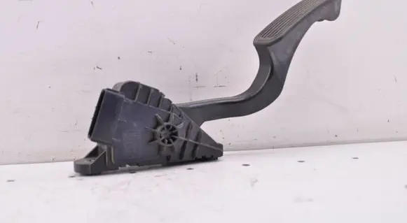 Toyota Prius (XW20) Accelerator throttle pedal 7812047050