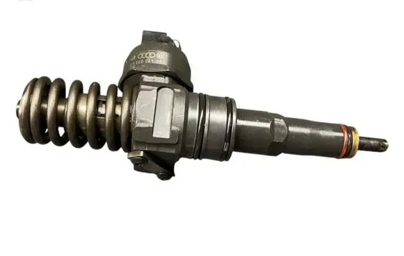 Volkswagen Golf V Fuel injector 038130073AG 0414720215