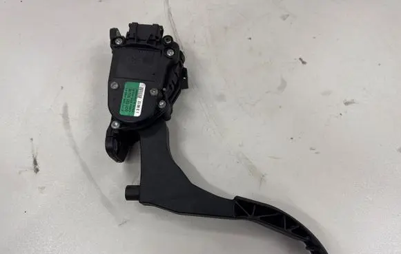 Volkswagen Polo V 6R Accelerator throttle pedal 6PV00849641