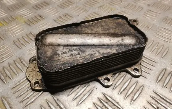Mercedes-Benz A W169 Gearbox / Transmission oil cooler 6401800765