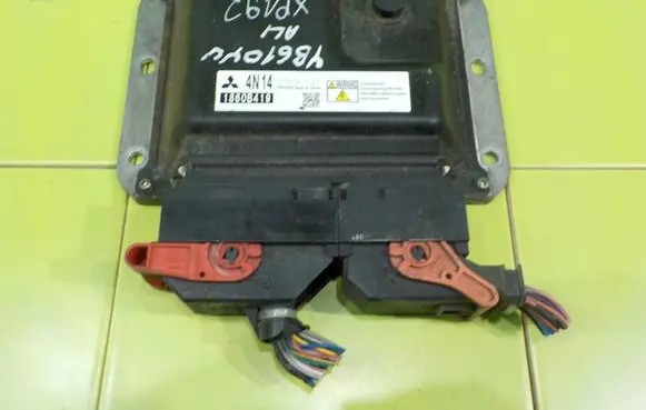 Mitsubishi Outlander Engine control unit/module 1860B419 XP192