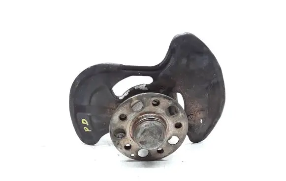 Mercedes-Benz C W204 Front wheel hub spindle knuckle 