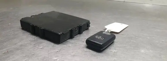 Toyota Prius+ (ZVW40) Keyless (KESSY) go control unit/module 8999047102 2329003791