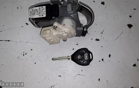 Toyota RAV 4 (XA30) Ignition lock 45020426