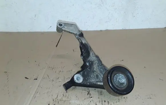 KIA Sorento Generator/alternator bracket NOCODE