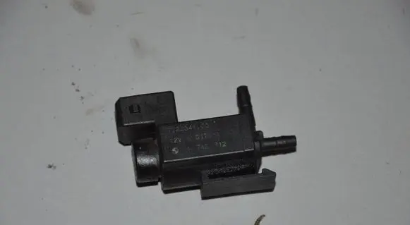 BMW 5 E39 Turbo solenoid valve 1742712