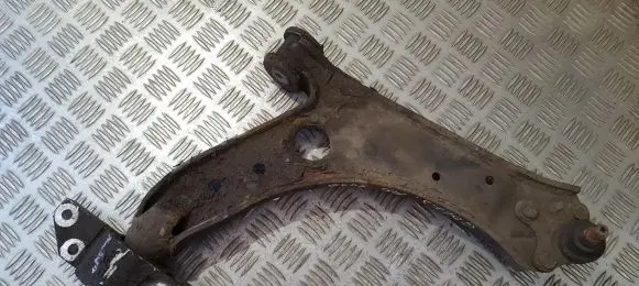 Volkswagen Golf V Front lower control arm/wishbone