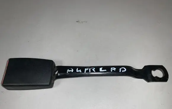 Audi A4 S4 B5 8D Front seatbelt buckle 8D0857755B 19121996