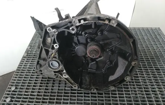 Renault Laguna II Manual 5 speed gearbox JR5123