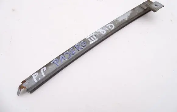 Mitsubishi Pajero Door glass rail 