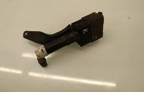 Headlight washer spray nozzle