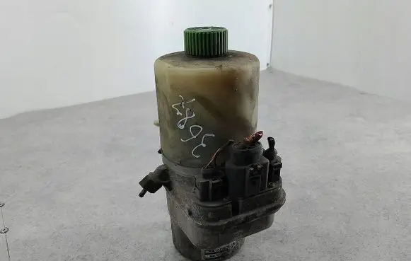 Volkswagen Polo IV 9N3 Power steering pump