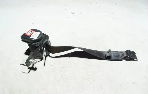 Middle seatbelt (rear)