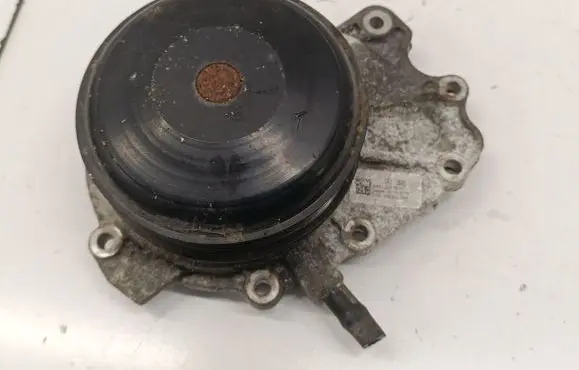 Mercedes-Benz C W205 Water pump A6512006001
