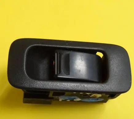 Suzuki Liana Electric window control switch 3799575F0