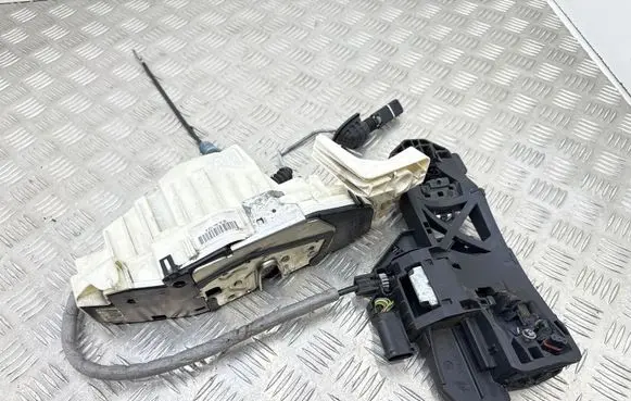 Mercedes-Benz S W221 Front door lock A2217207535