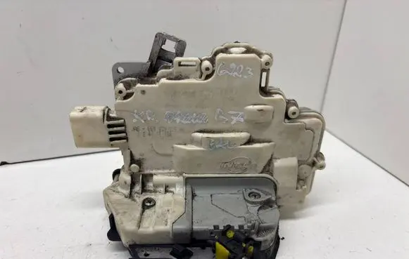 Audi A4 S4 B7 8E 8H Rear door lock 8E0839015AA