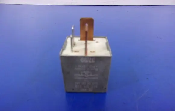 Volkswagen Polo III 6N 6N2 6NF Other relay 357911253